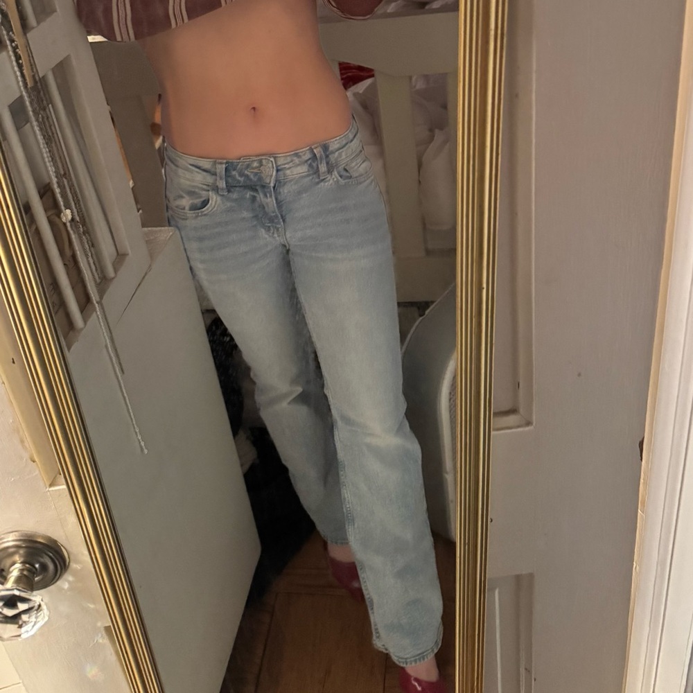 H&M Light Blue Straight Leg Women's Low Rise Jeans